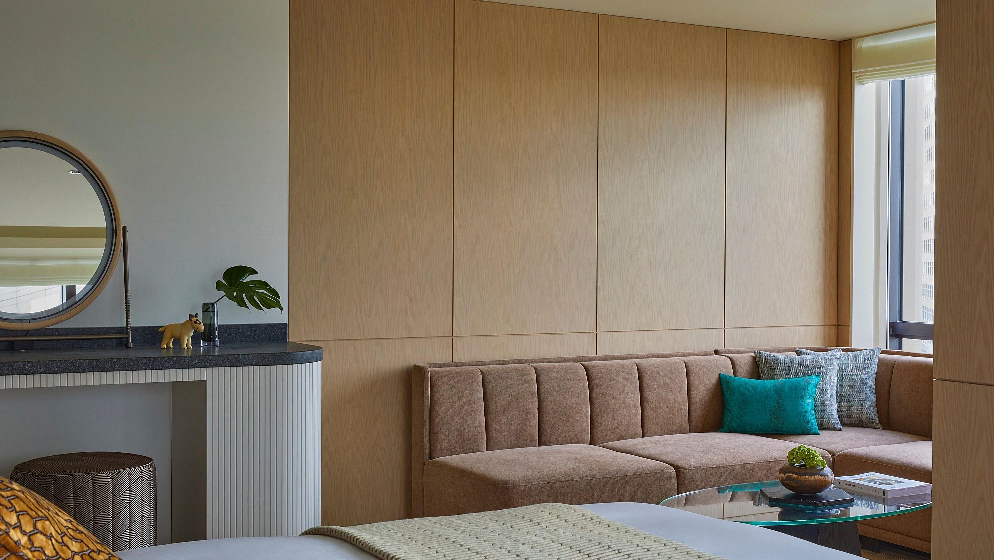 Kimpton tokyo 6717344551 55x31